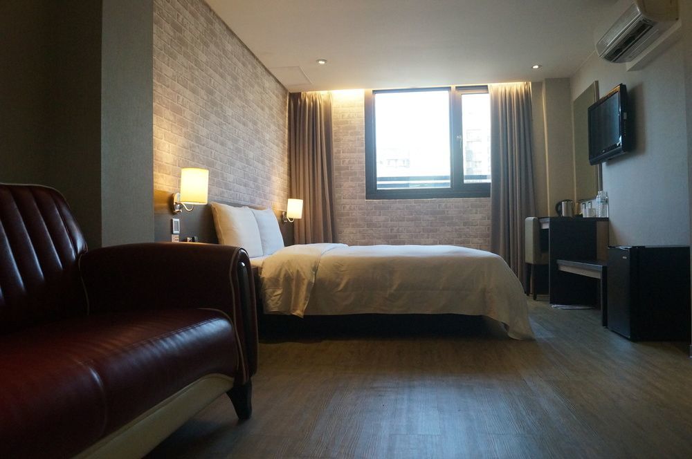 Smile 73 Hotel Ταϊχούνγκ Εξωτερικό φωτογραφία