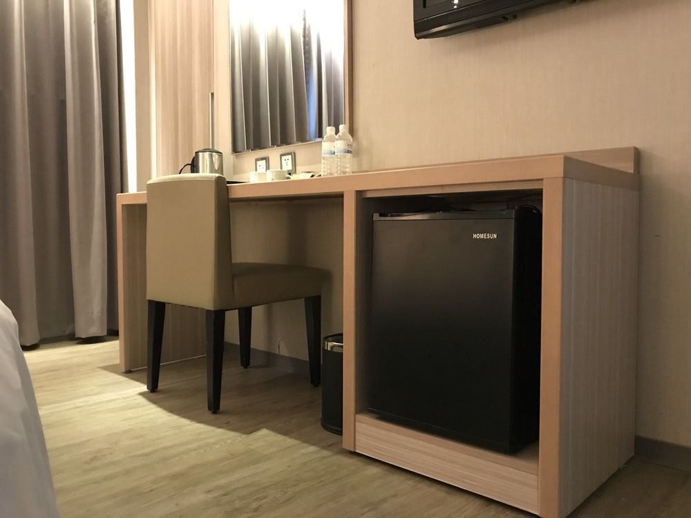 Smile 73 Hotel Ταϊχούνγκ Εξωτερικό φωτογραφία