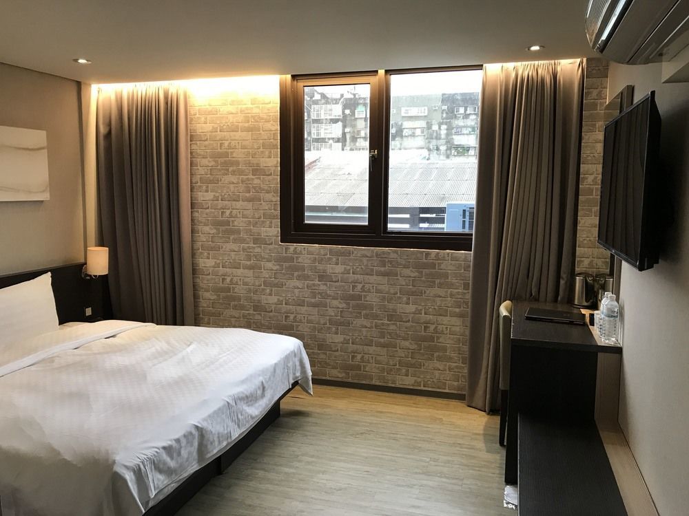Smile 73 Hotel Ταϊχούνγκ Εξωτερικό φωτογραφία